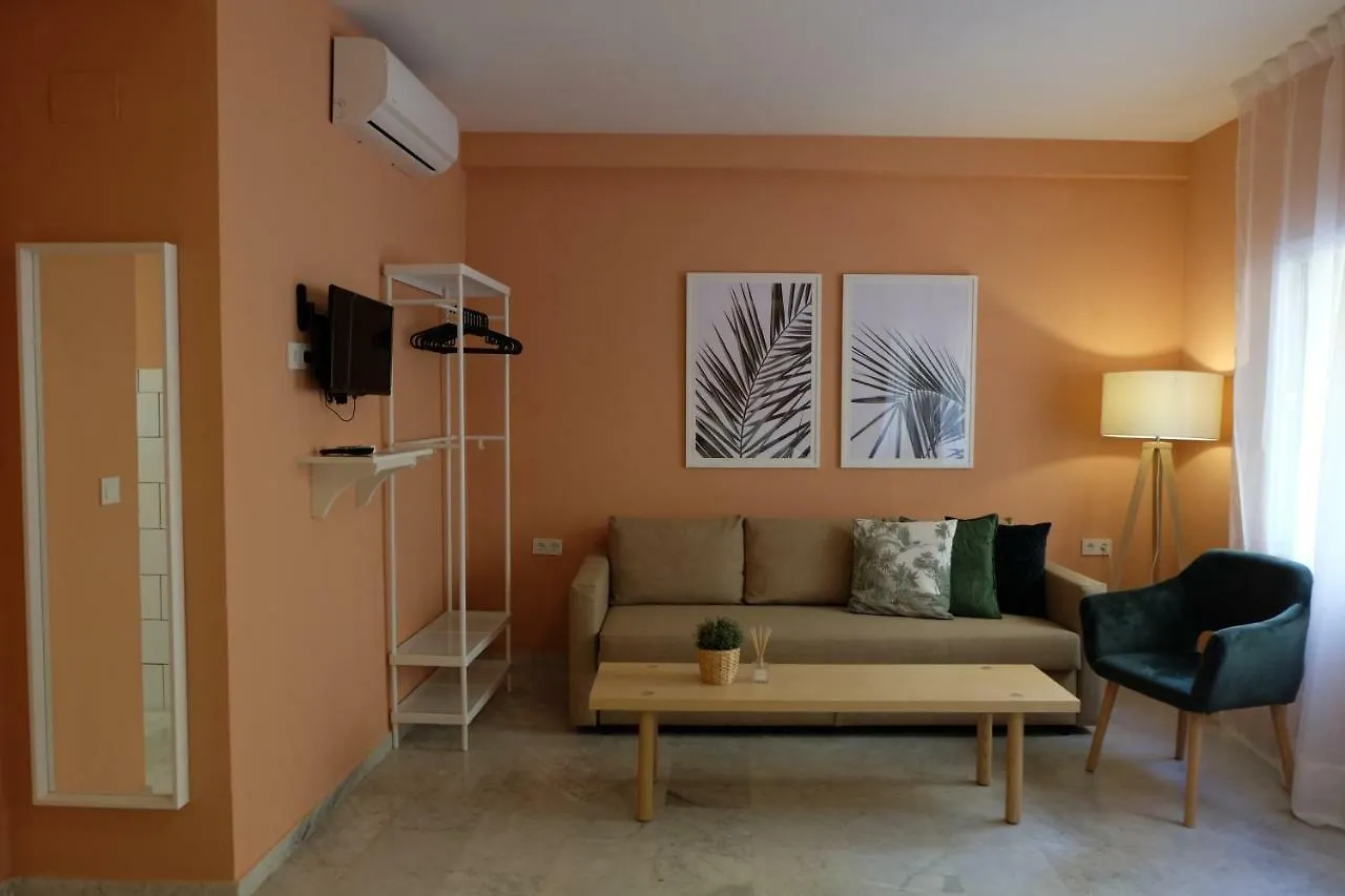 The River Townhouse Pink Hotel Sevilla