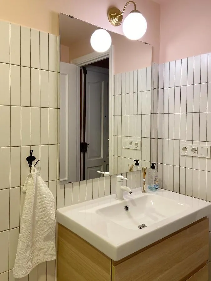 The River Townhouse Pink Hotel Seville